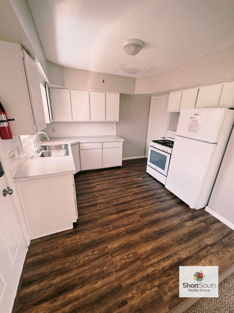 Updated 2 Bed 1 Bath Single Family Home In Kalamazoo For Rent – photo 3