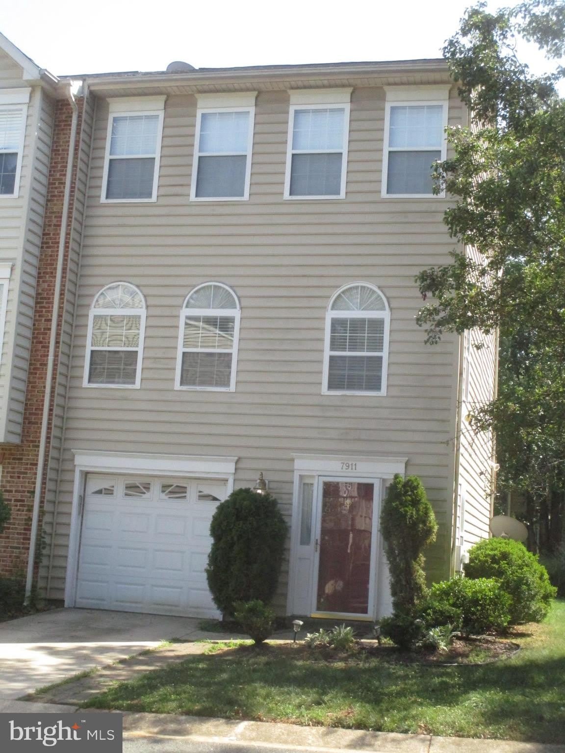 7911 HEATHERLEIGH Place – photo 1