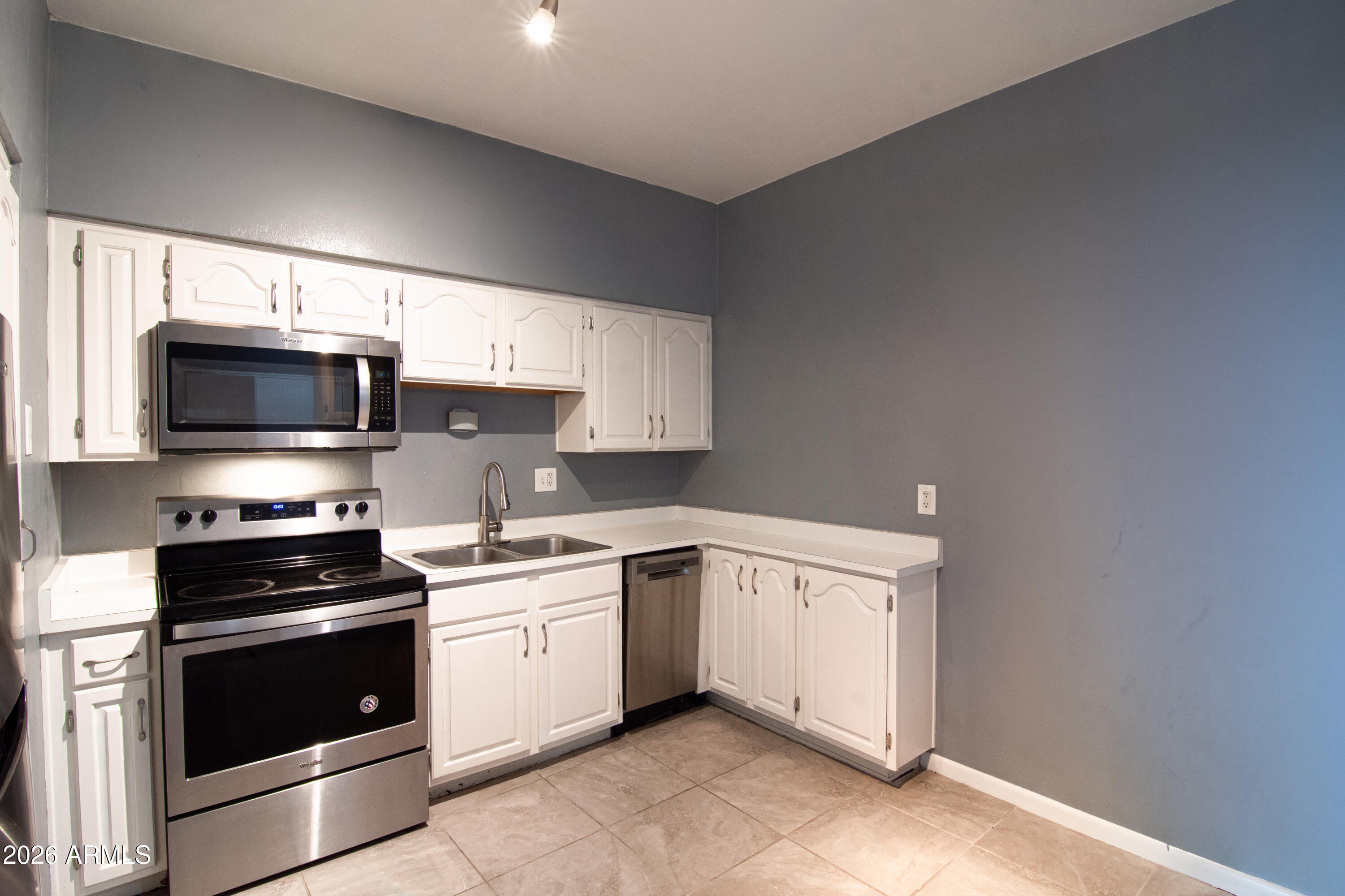 357 E Thomas Road – photo 2