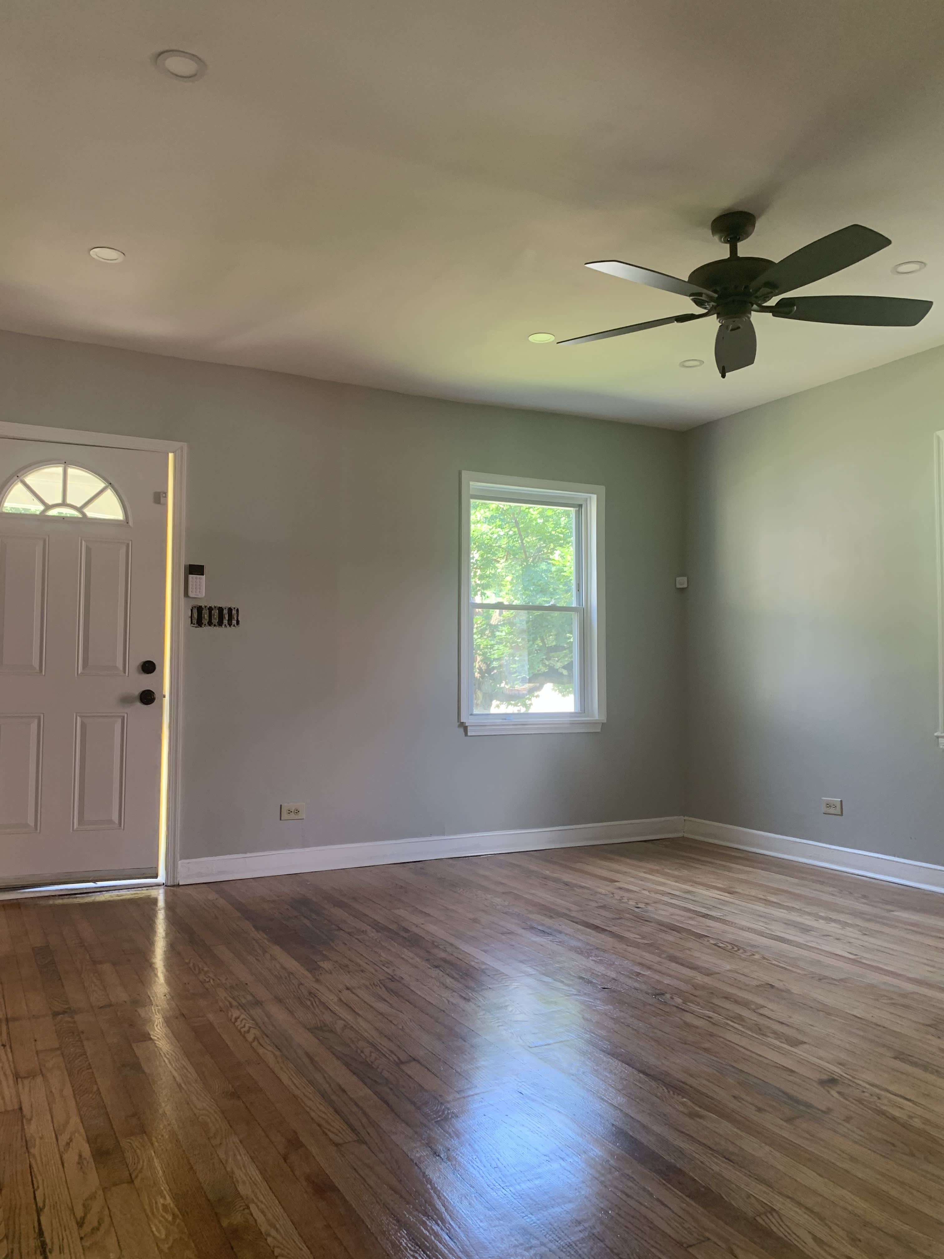 5147 Frederick Ave – photo 2