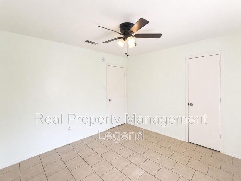 112 Oak Hill Dr. – photo 4