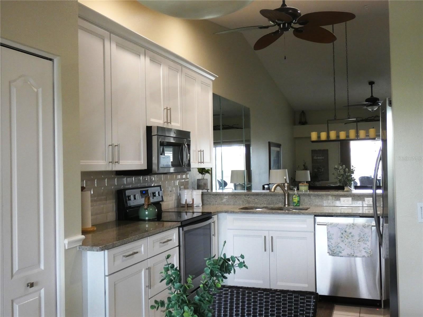 4639 CHAPEL HILL Drive – photo 4