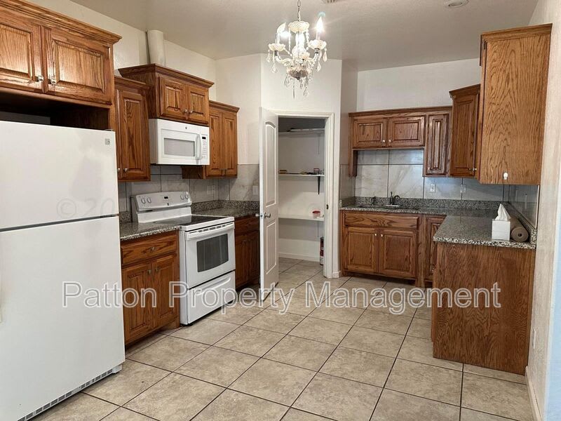 746 North Williams Street – photo 2