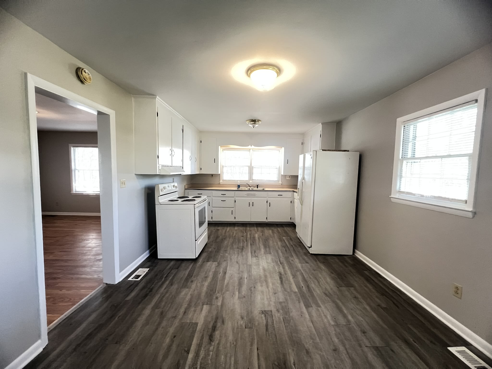 918 Durham St – photo 4