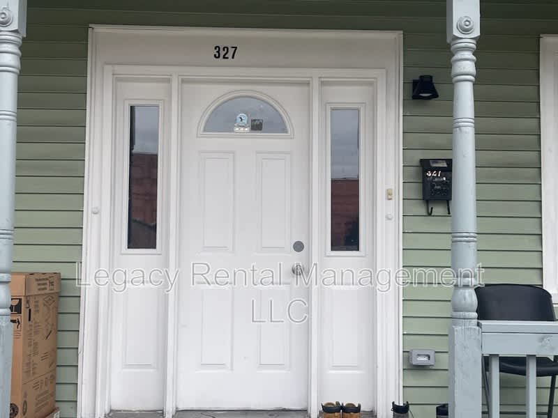 327 East Locust Street – photo 2