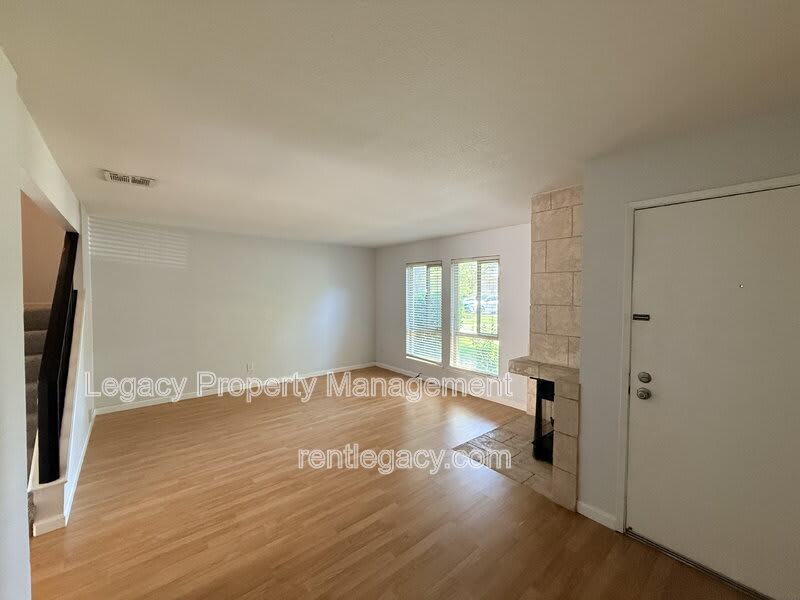 339 Bridge Pl – photo 5