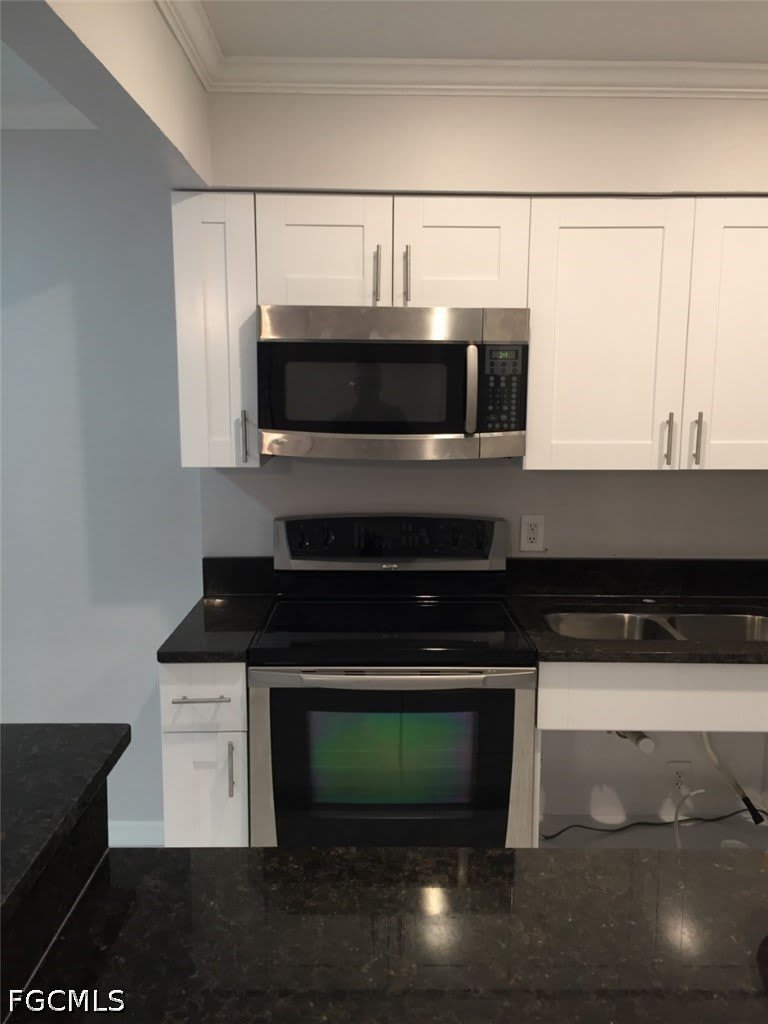 2937 Winkler Avenue – photo 3