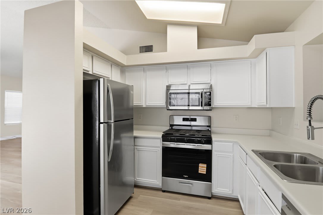 6224 Caprino Avenue – photo 5