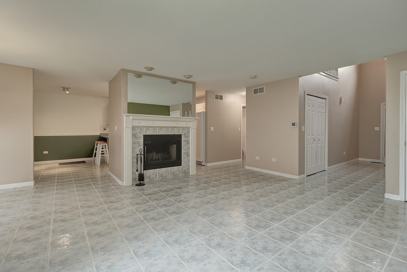 16046 Fairfield Drive – photo 5