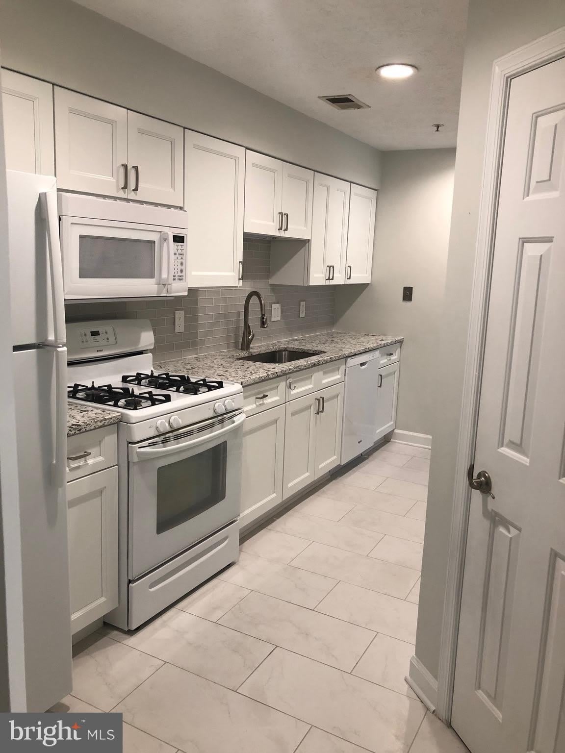 609 ADMIRAL DRIVE – photo 2