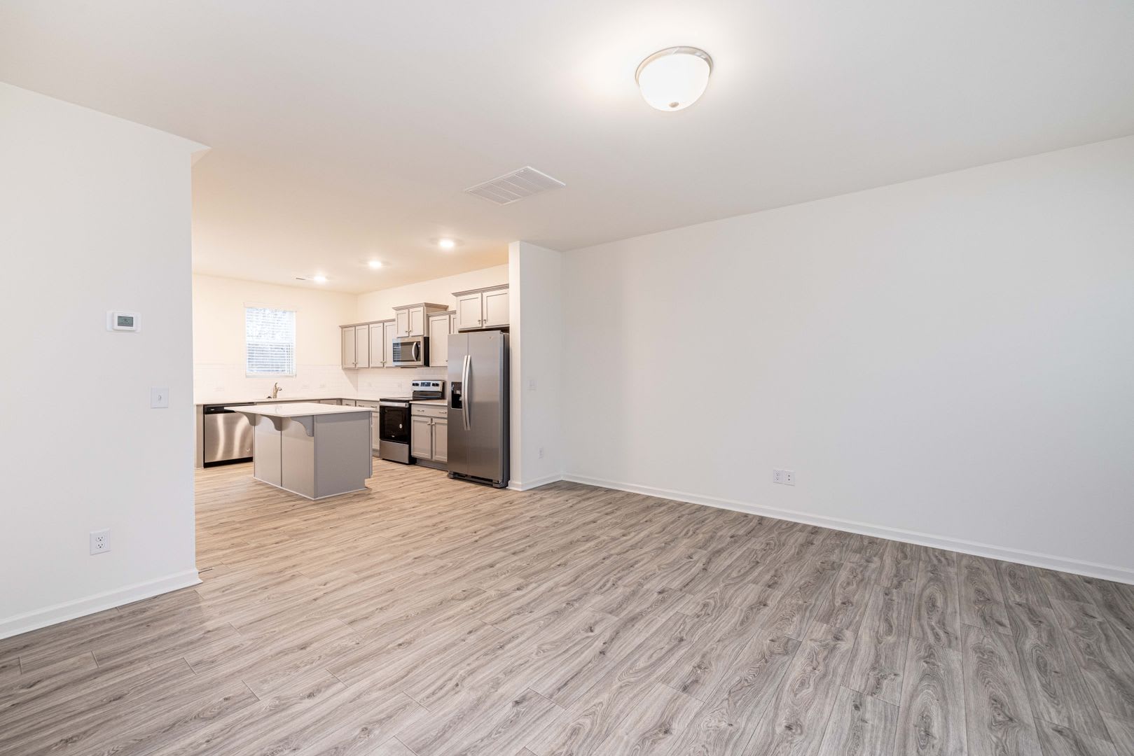 Beautiful END UNIT 3 Bedroom Townhome Near I-85 – AVAILABLE 09/23/2026 – photo 5