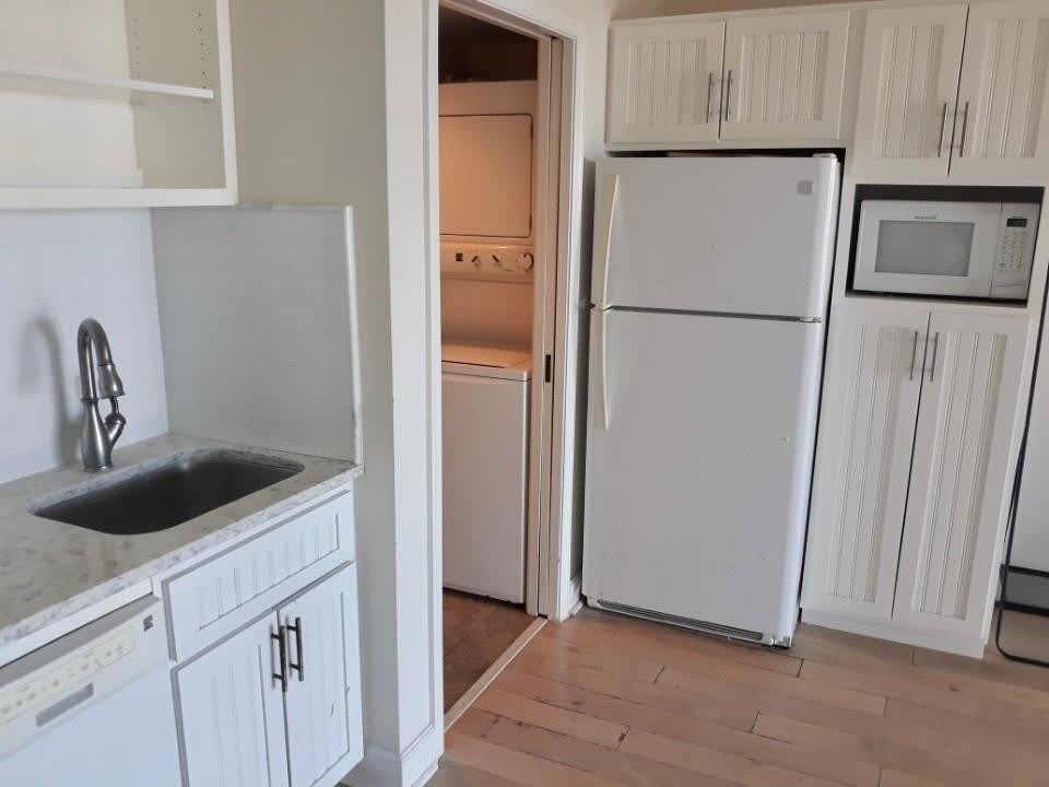 1 Marina Drive – photo 3