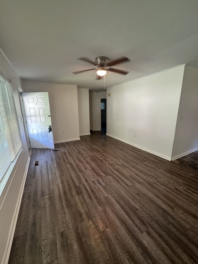 Charming 3 Bedroom Home Minutes from Northshore &amp; Red Bank! – photo 3