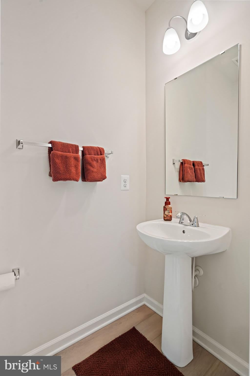 3443 CARNABY Street – photo 4