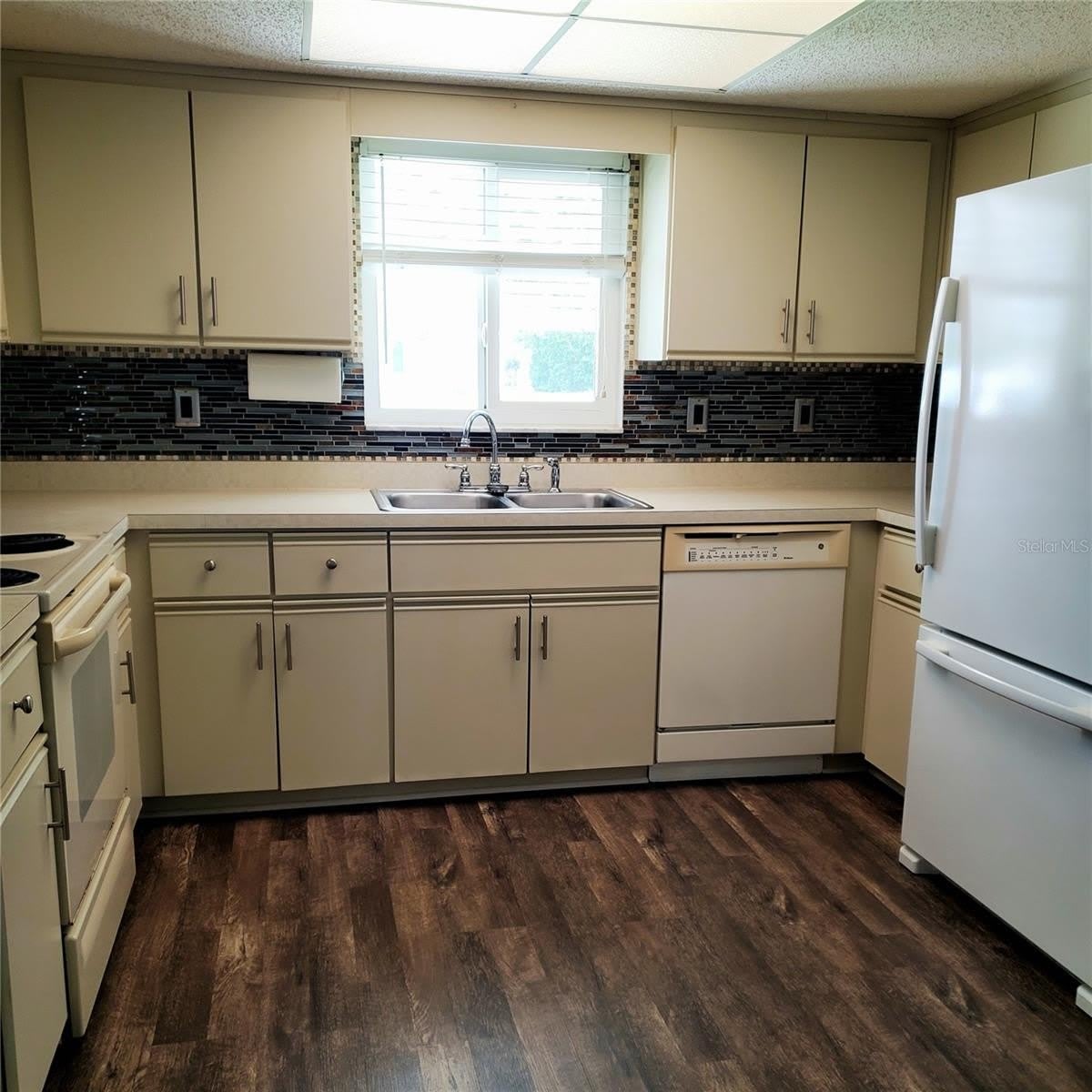6311 SW 106TH Place – photo 2