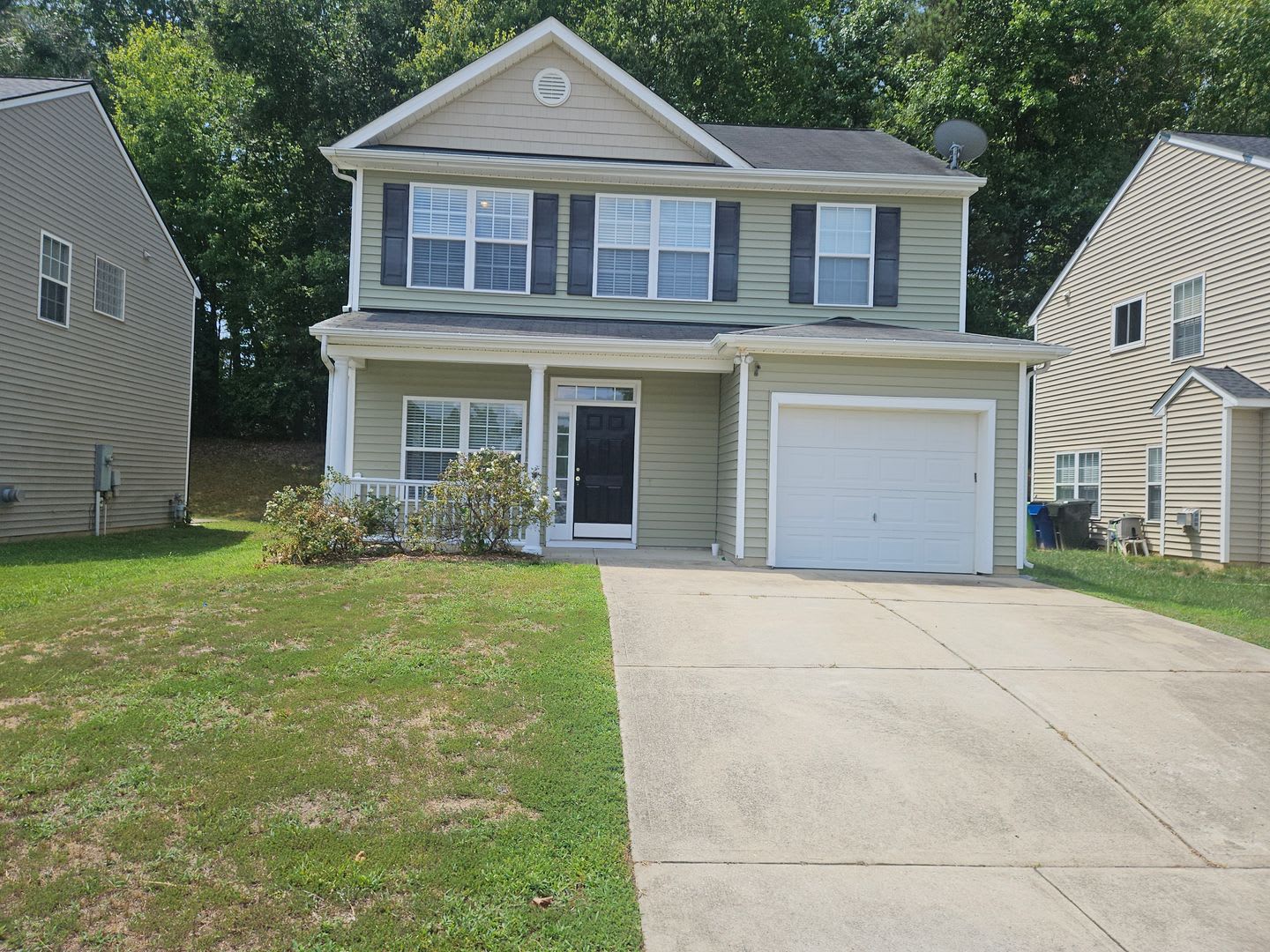 Charming 3br/2.5ba in SE Raleigh. Avail Now! – photo 2