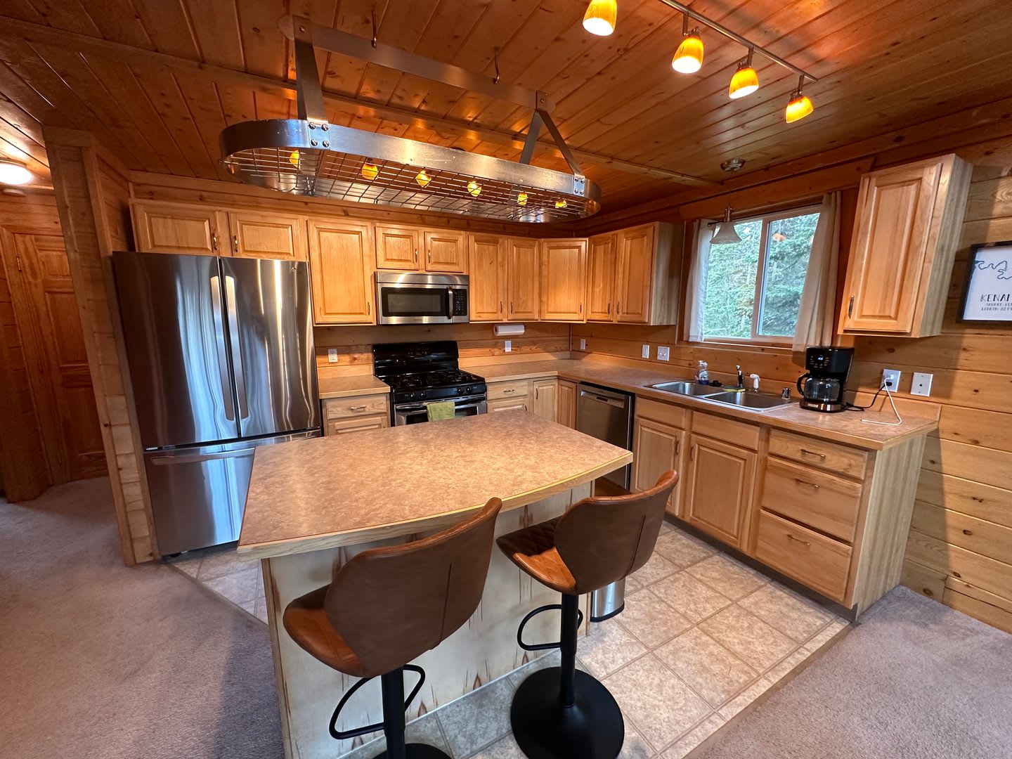SEASONAL FURNISHED HOME! – photo 3