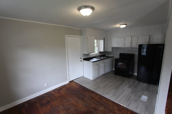 504 West Elliott Street – photo 4