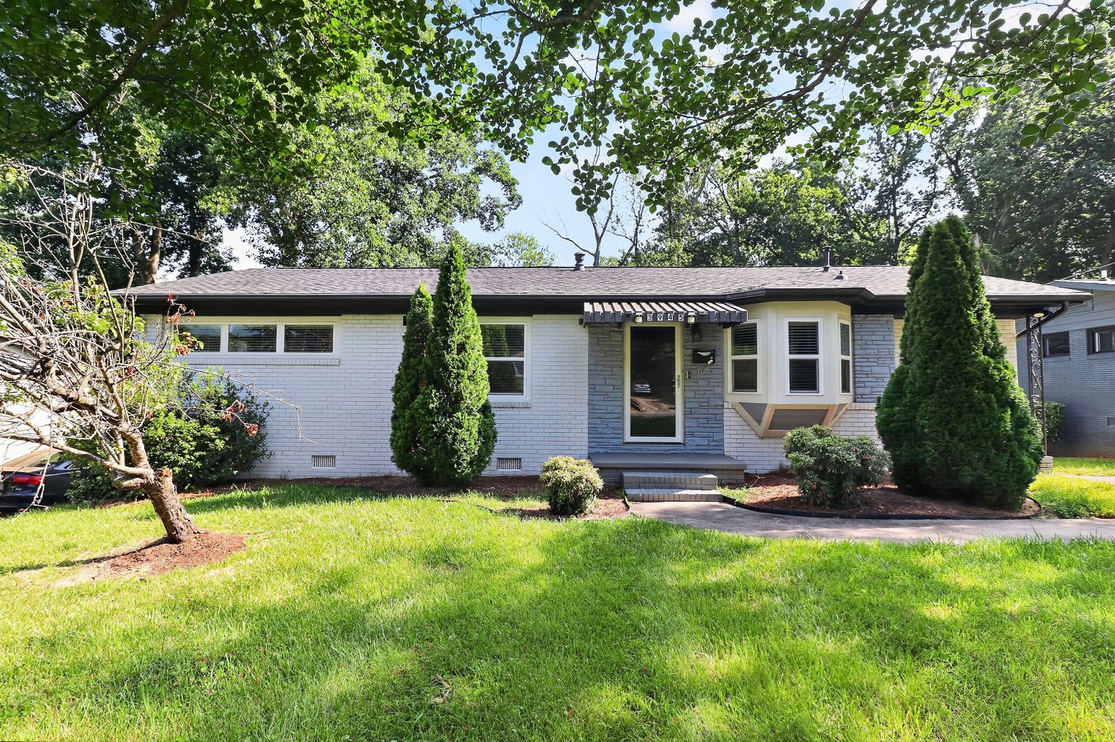 Beautiful 3 Bedroom Home Near Plaza Midwood! – photo 1