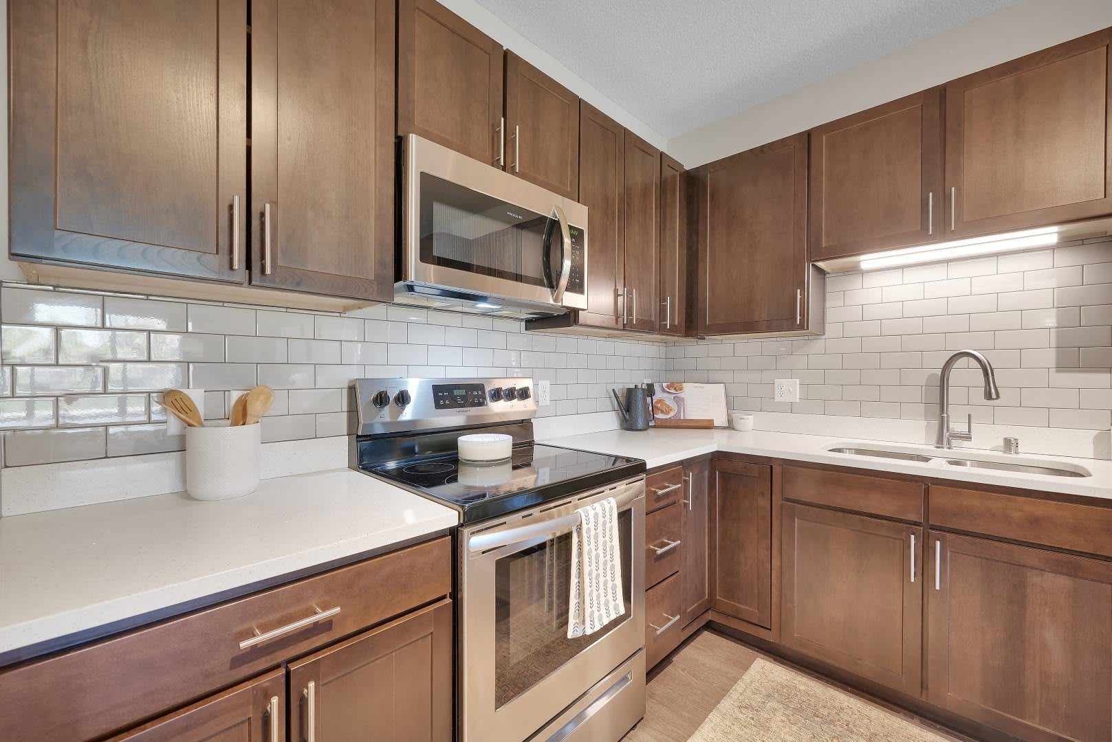 The Sixton Apartments – photo 2