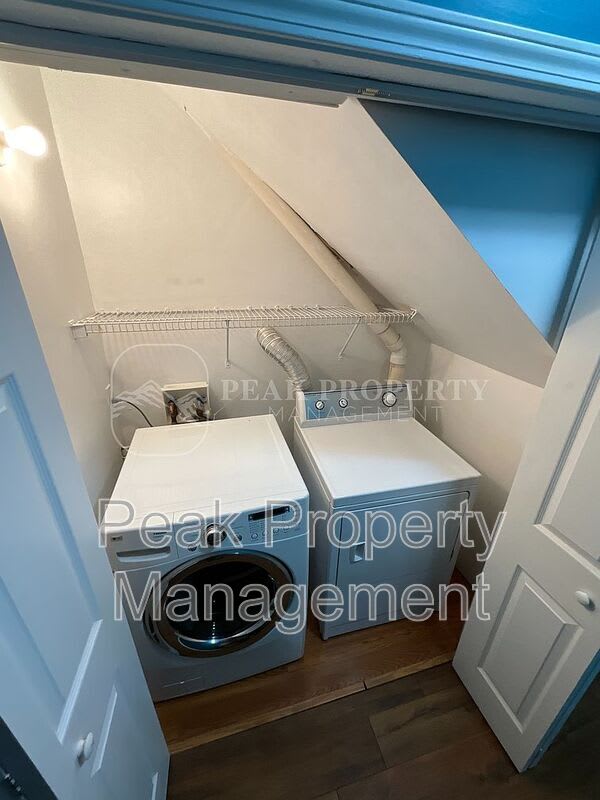216 Wyndom Court – photo 4