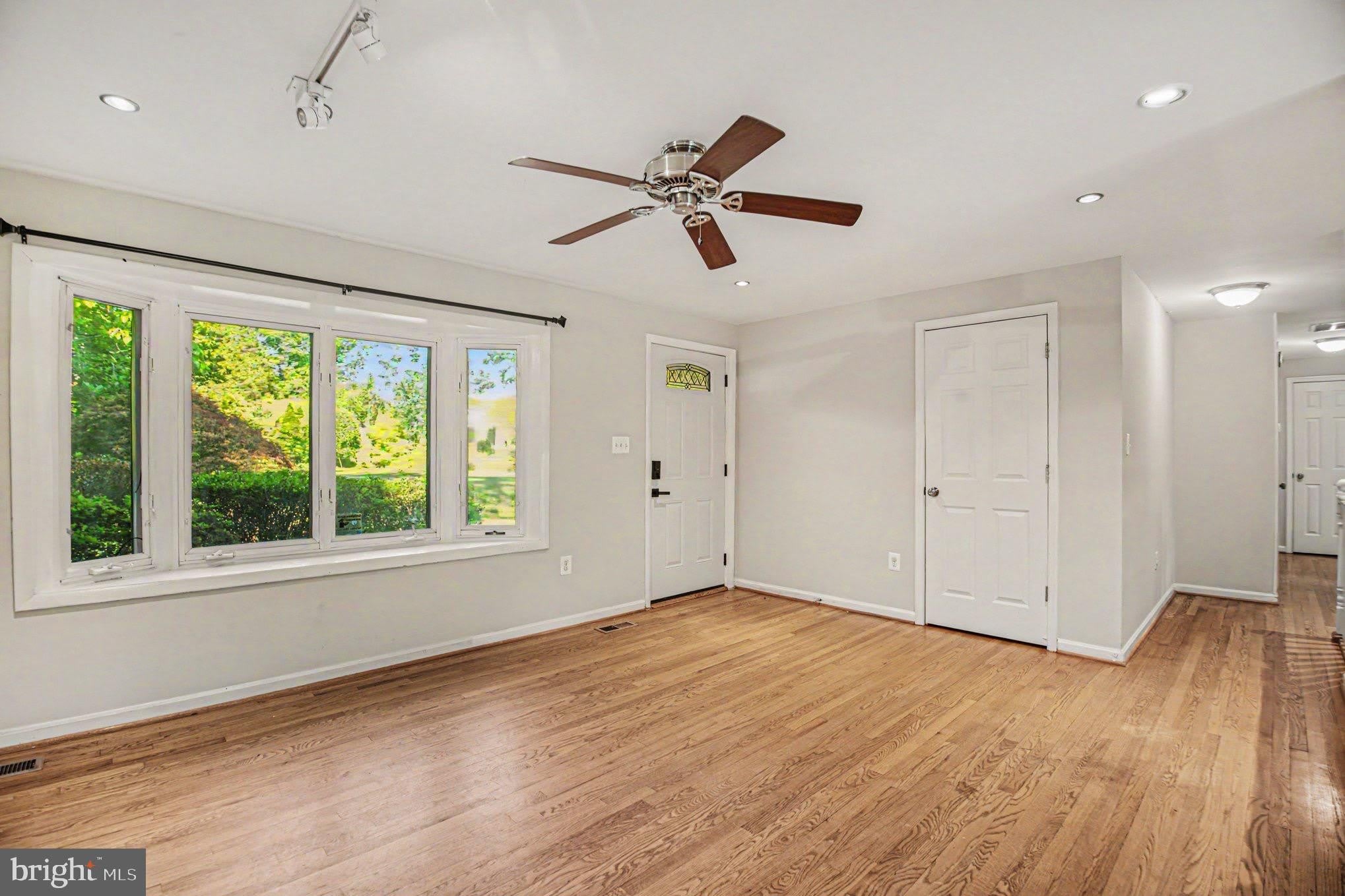 7409 Lake Drive – photo 5
