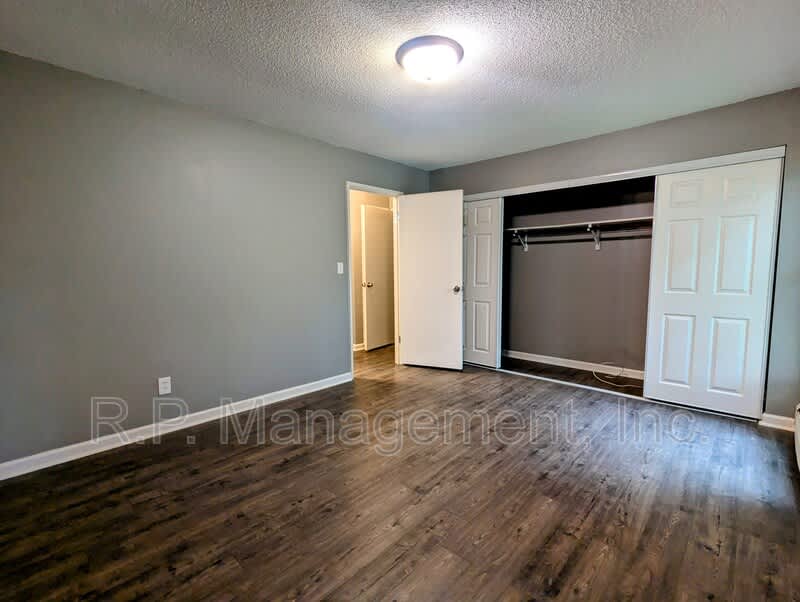 2800 Hamline Ave N – photo 5