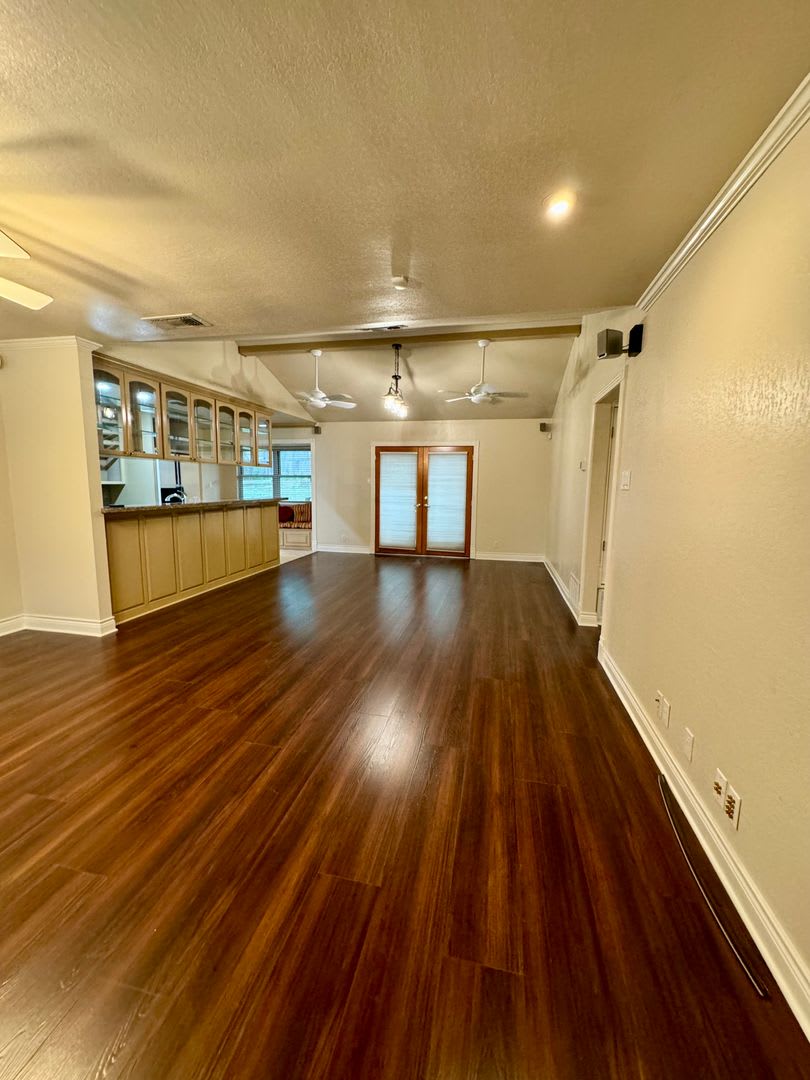 Welcome To This Charming 3 Bedroom 2 Bathroom Home Located In The Heart Of San Antonio Tx – photo 3