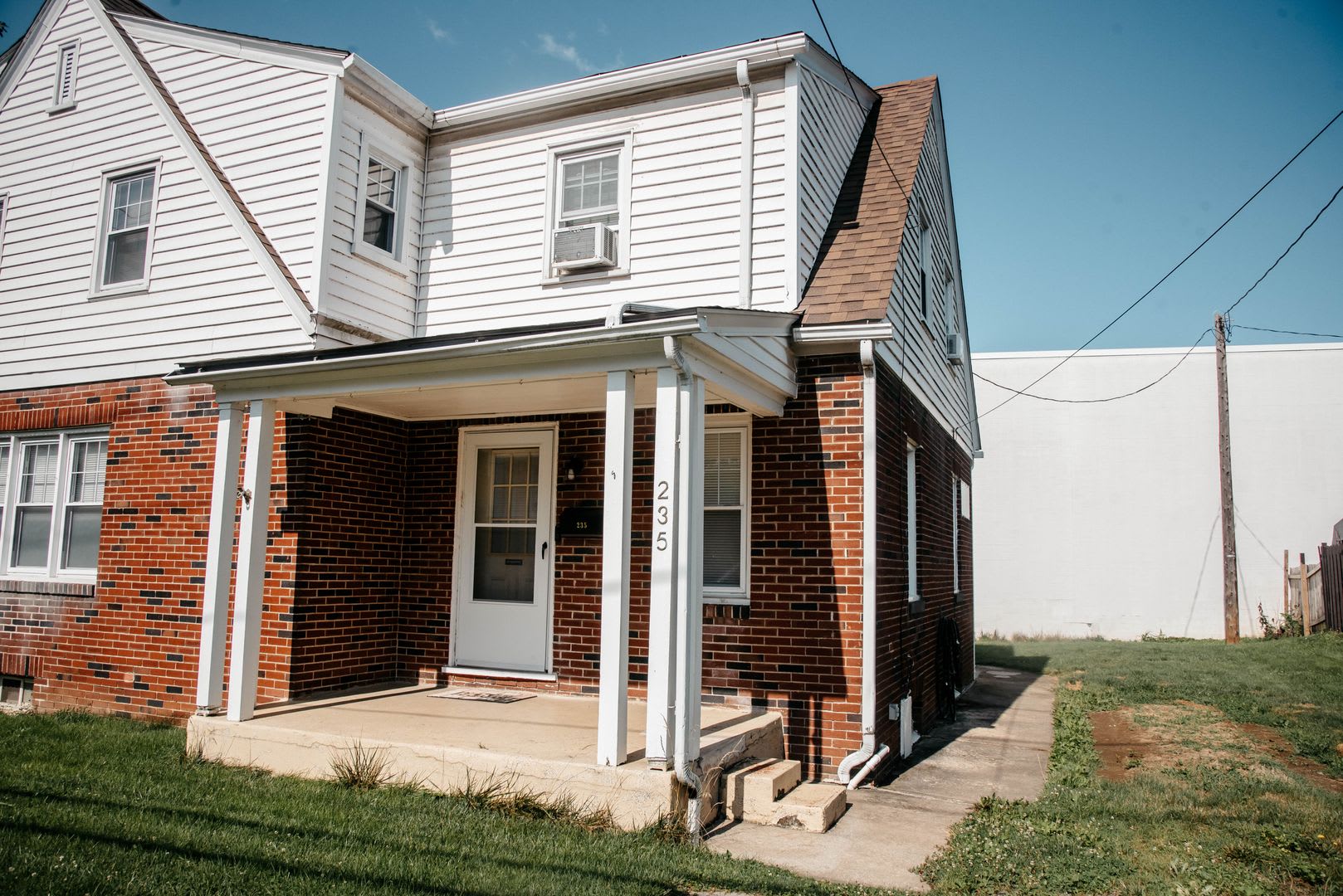 235 Adelia St – photo 1