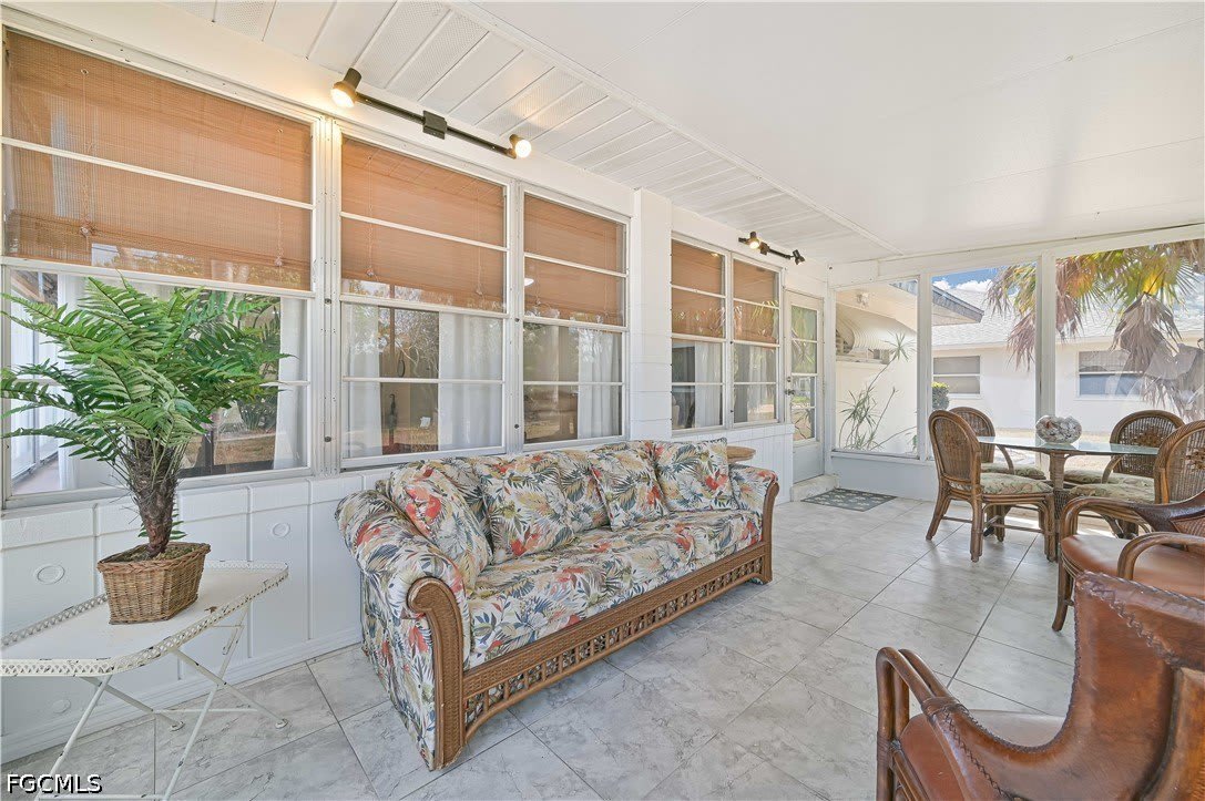 4520 SE 9th Avenue – photo 3