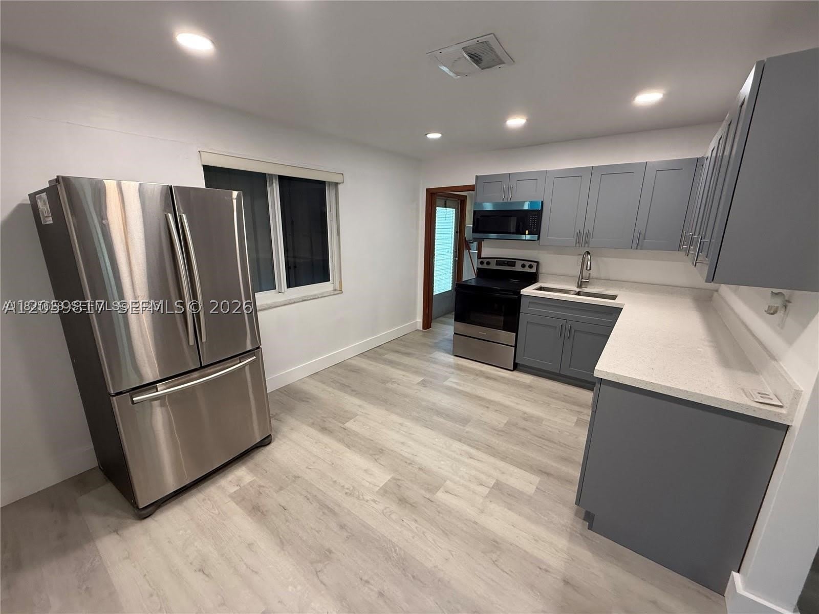 221 NE 1st Ter – photo 5