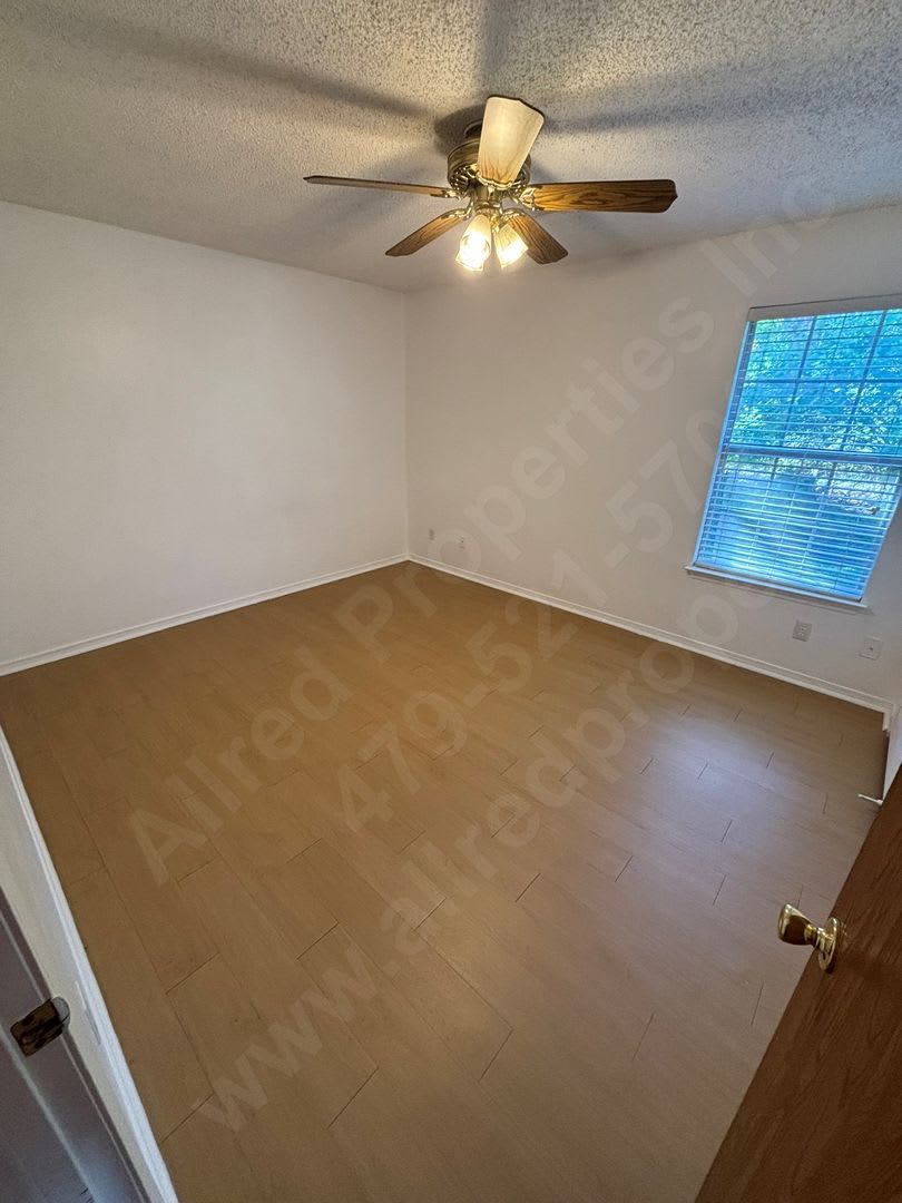 Getting Ready For You! Updated 2-Bedroom Duplex with Fenced Yard & Lawn Maintenance! NO PETS – photo 5