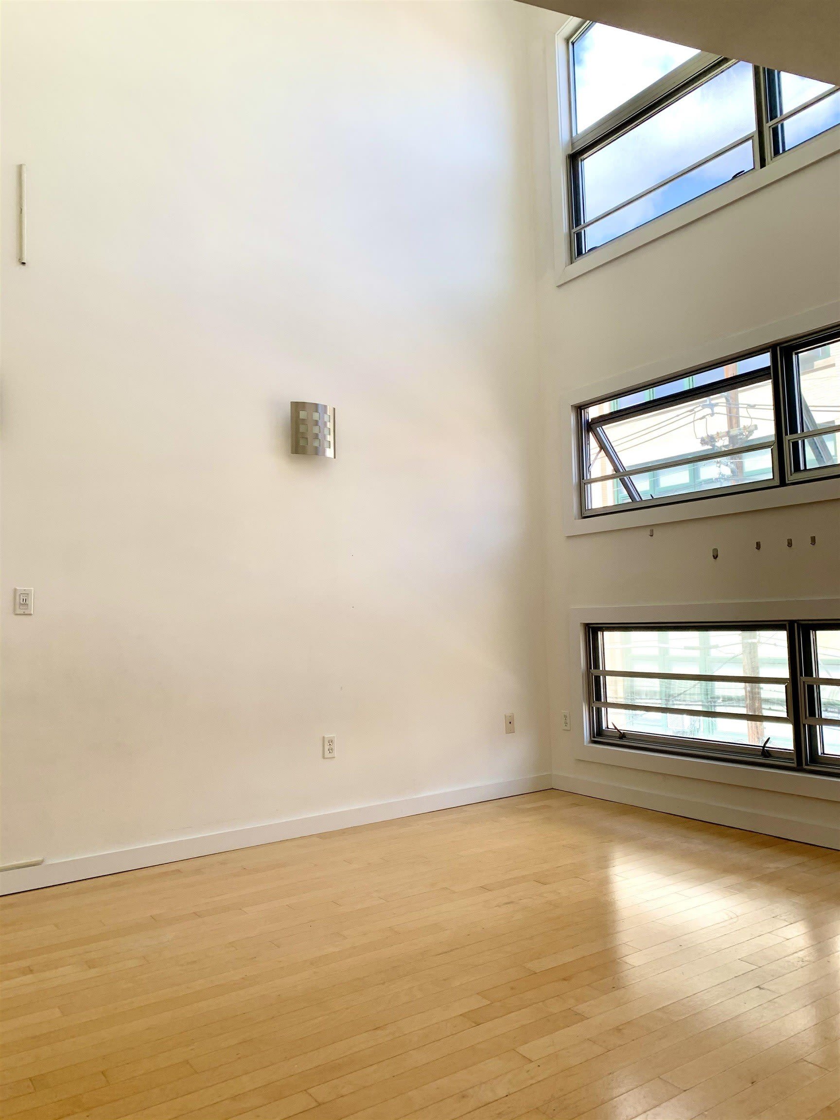 557 2ND ST – photo 5