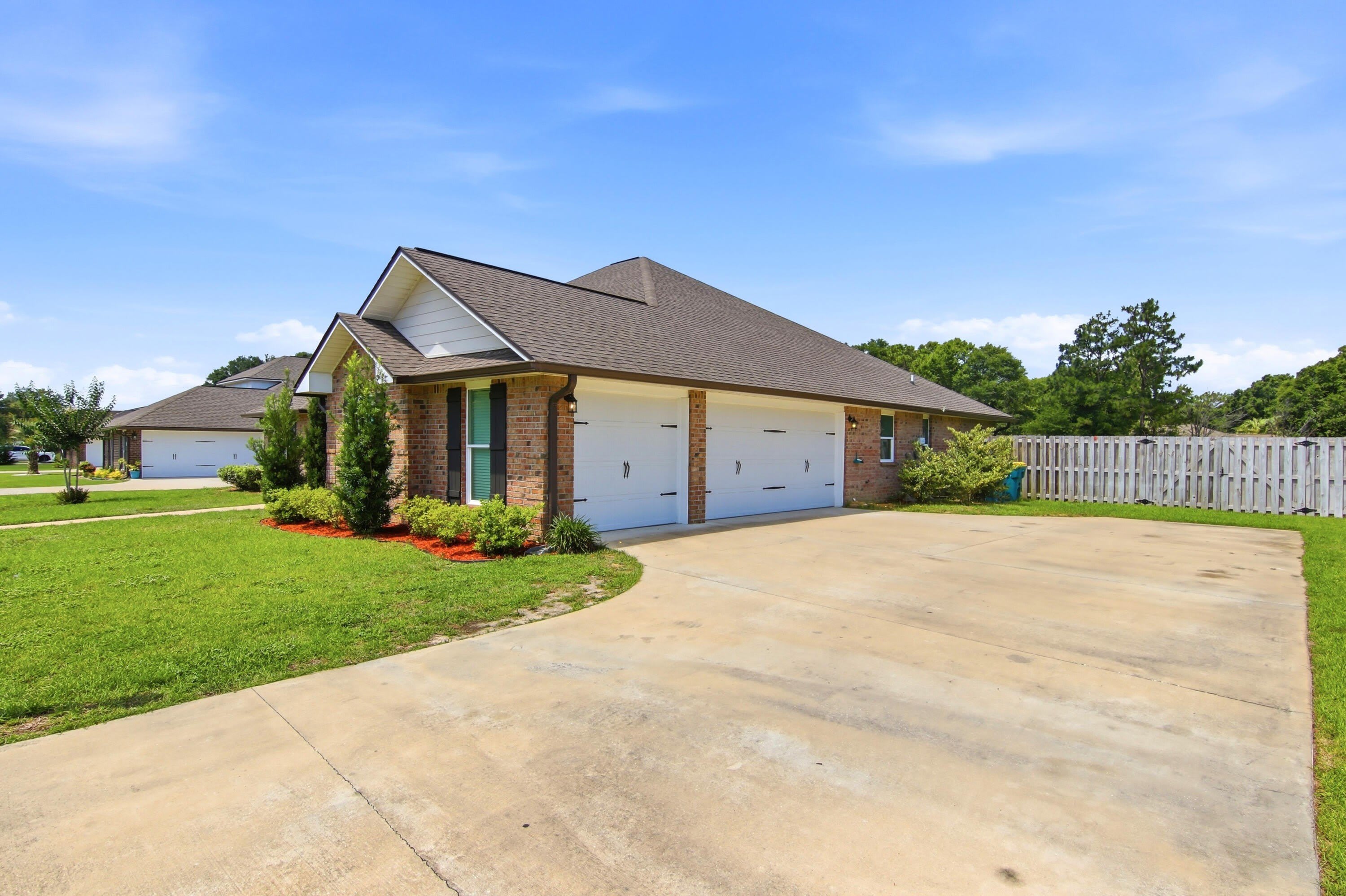 2892 Chancery Lane – photo 4