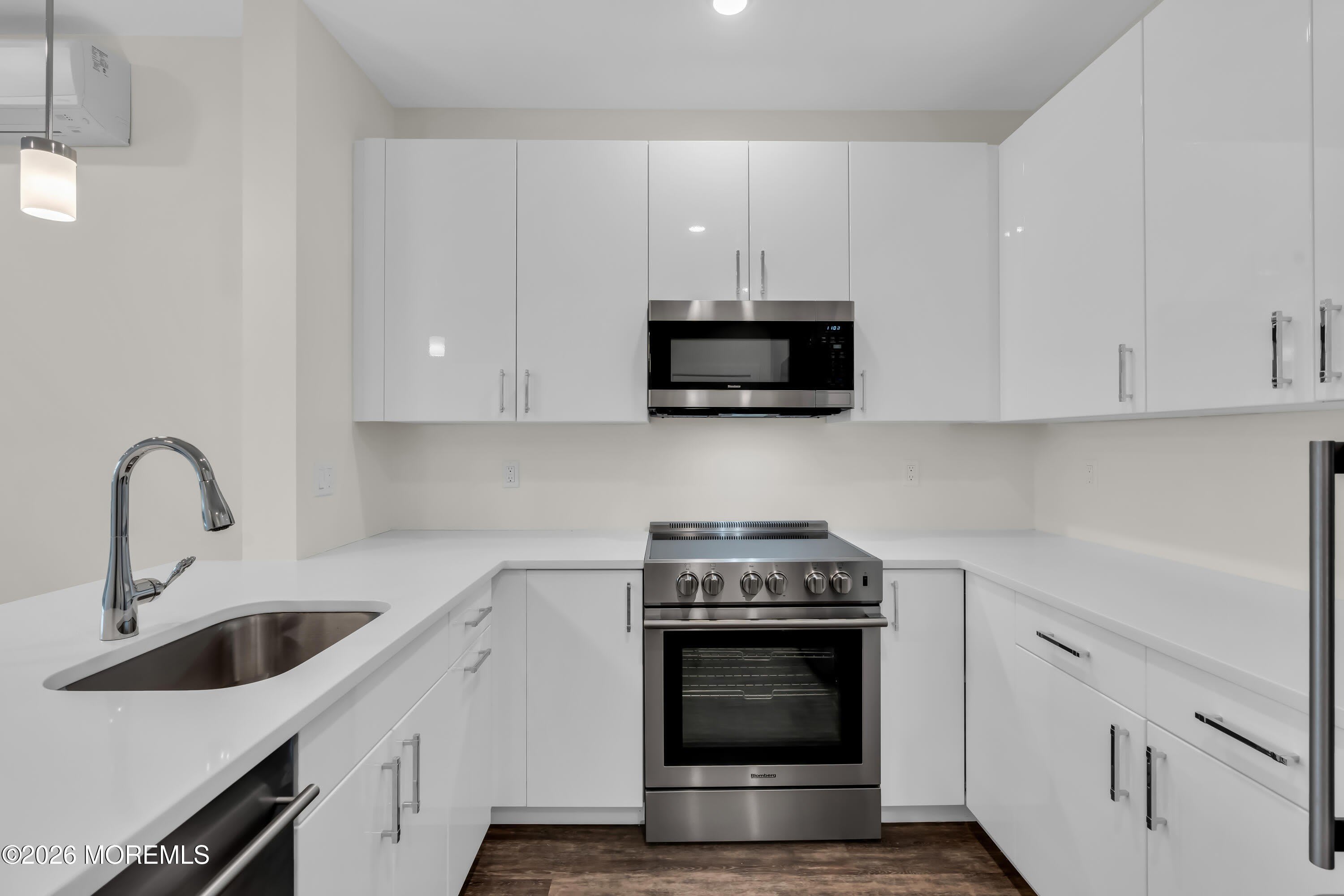 521 Lake Avenue – photo 2