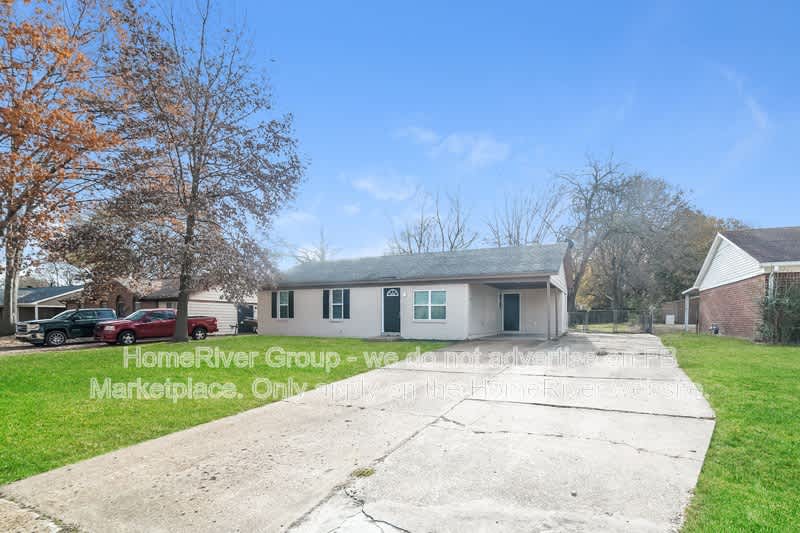 3175 Mayfair Dr – photo 2