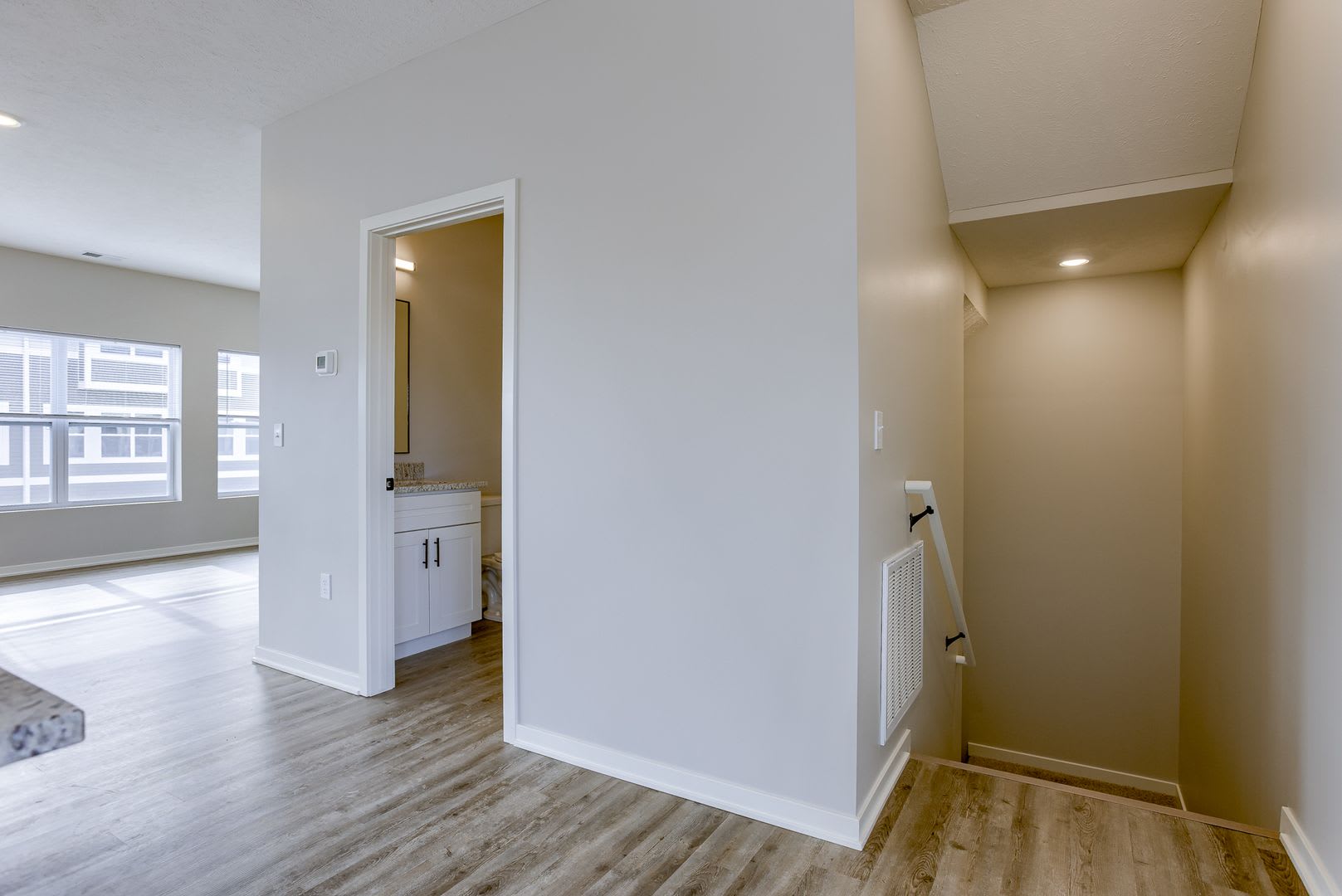 Gorgeous 3 Bedroom Townhome!! – photo 2