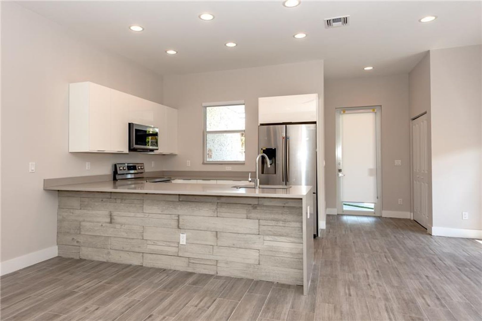 1105 NE 2nd Avenue, Fort Lauderdale, FL 33304 – photo 1