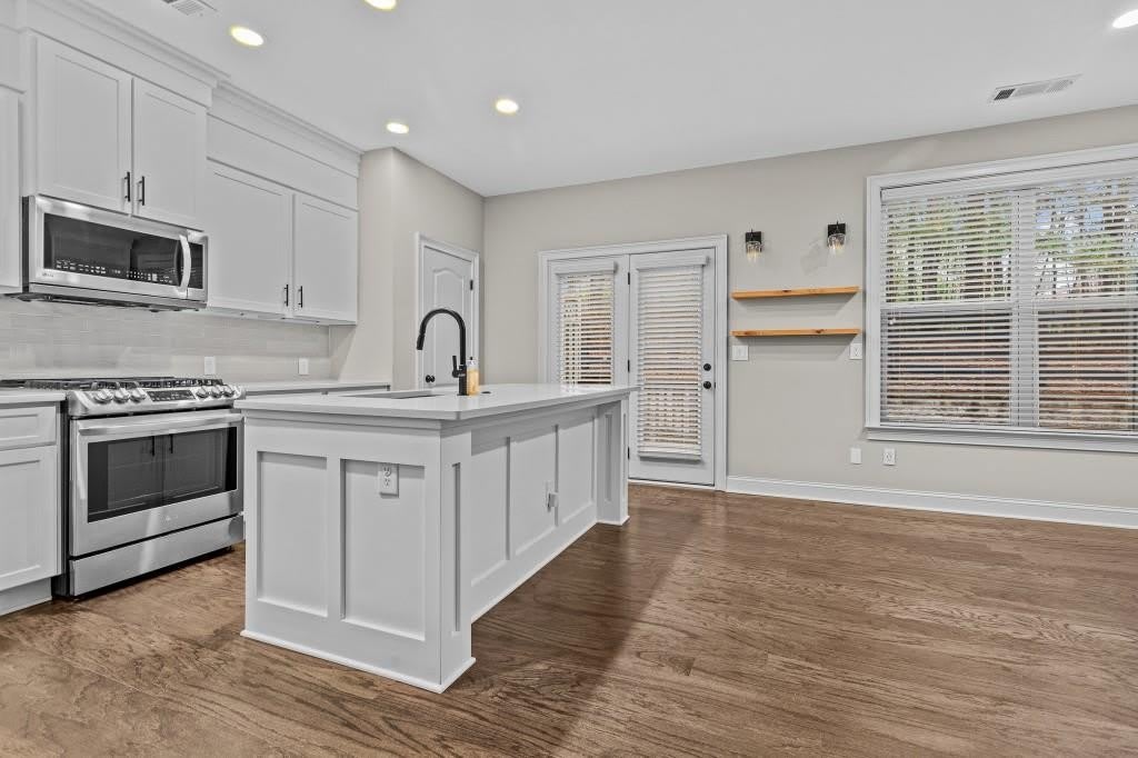 3209 Hallmark Lane – photo 4