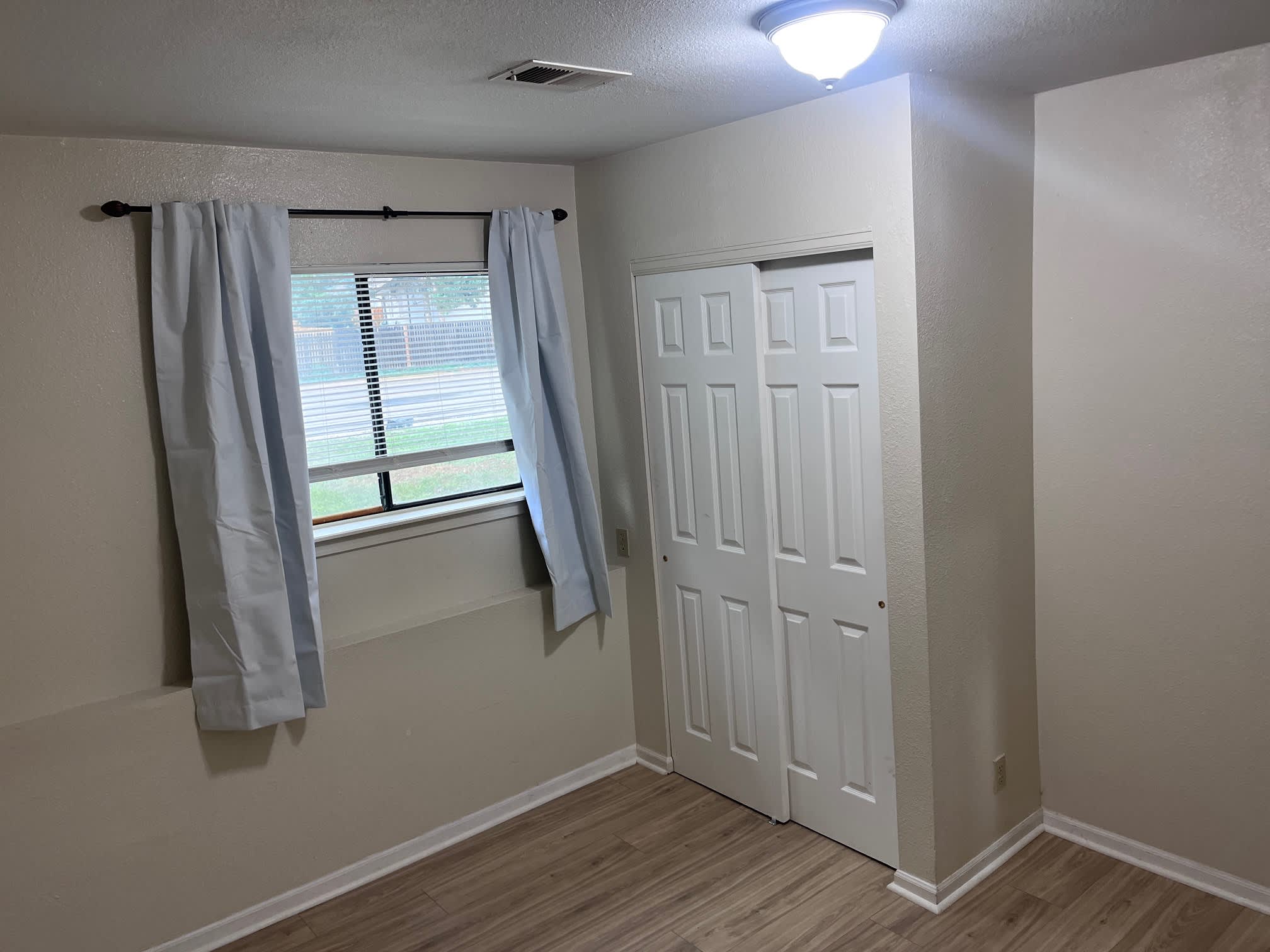 2313 Yorkshire St – photo 5