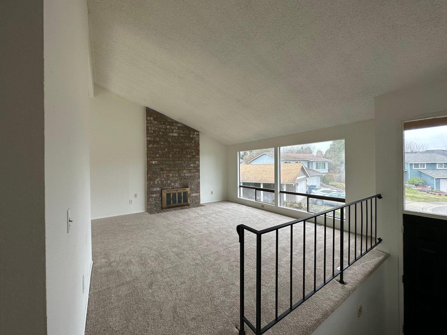 Charming 3-Bedroom Renton Home with Private Fenced Yard, Deck & 2-Car Garage! – photo 5