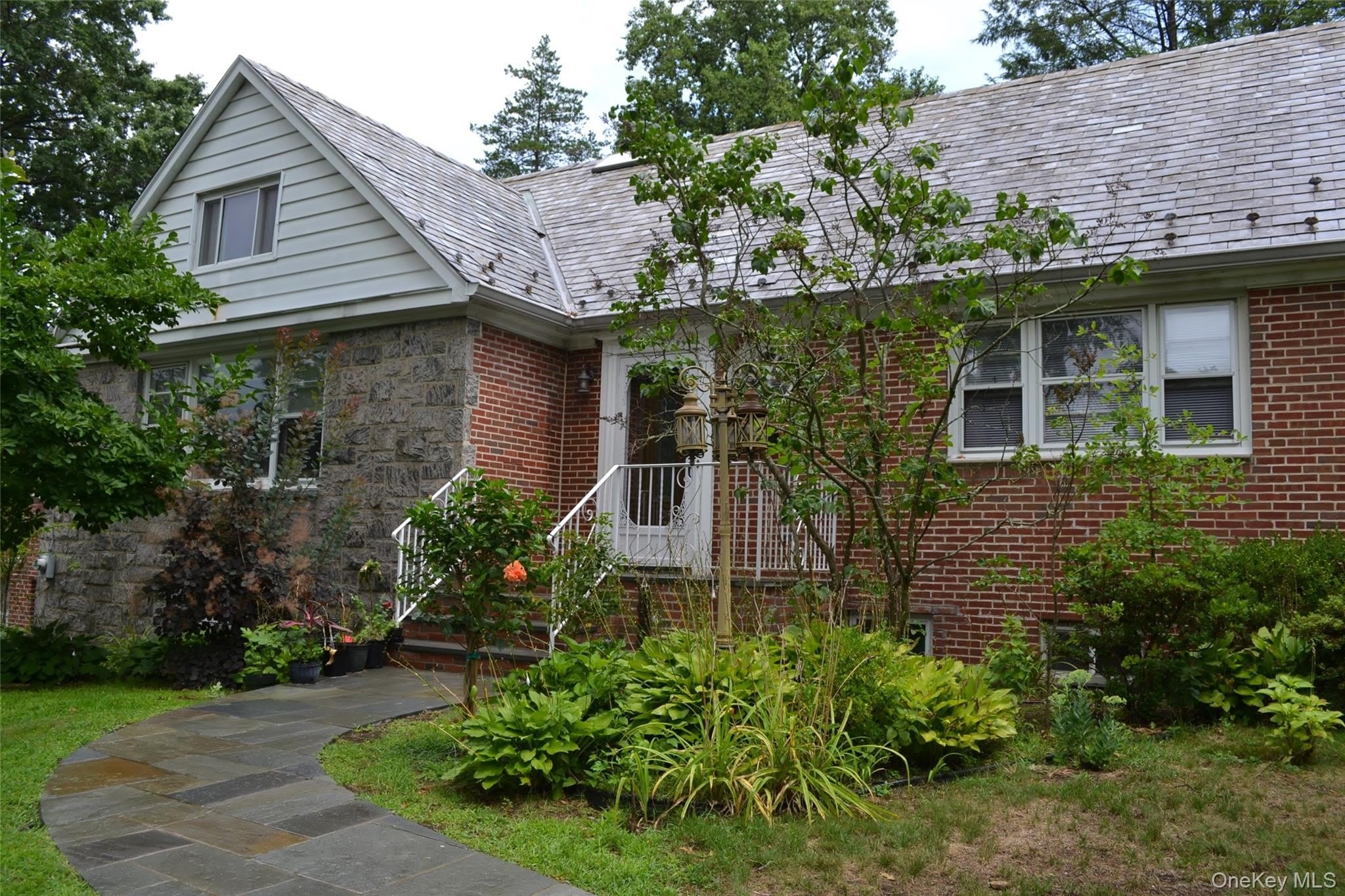 622 James Street – photo 2