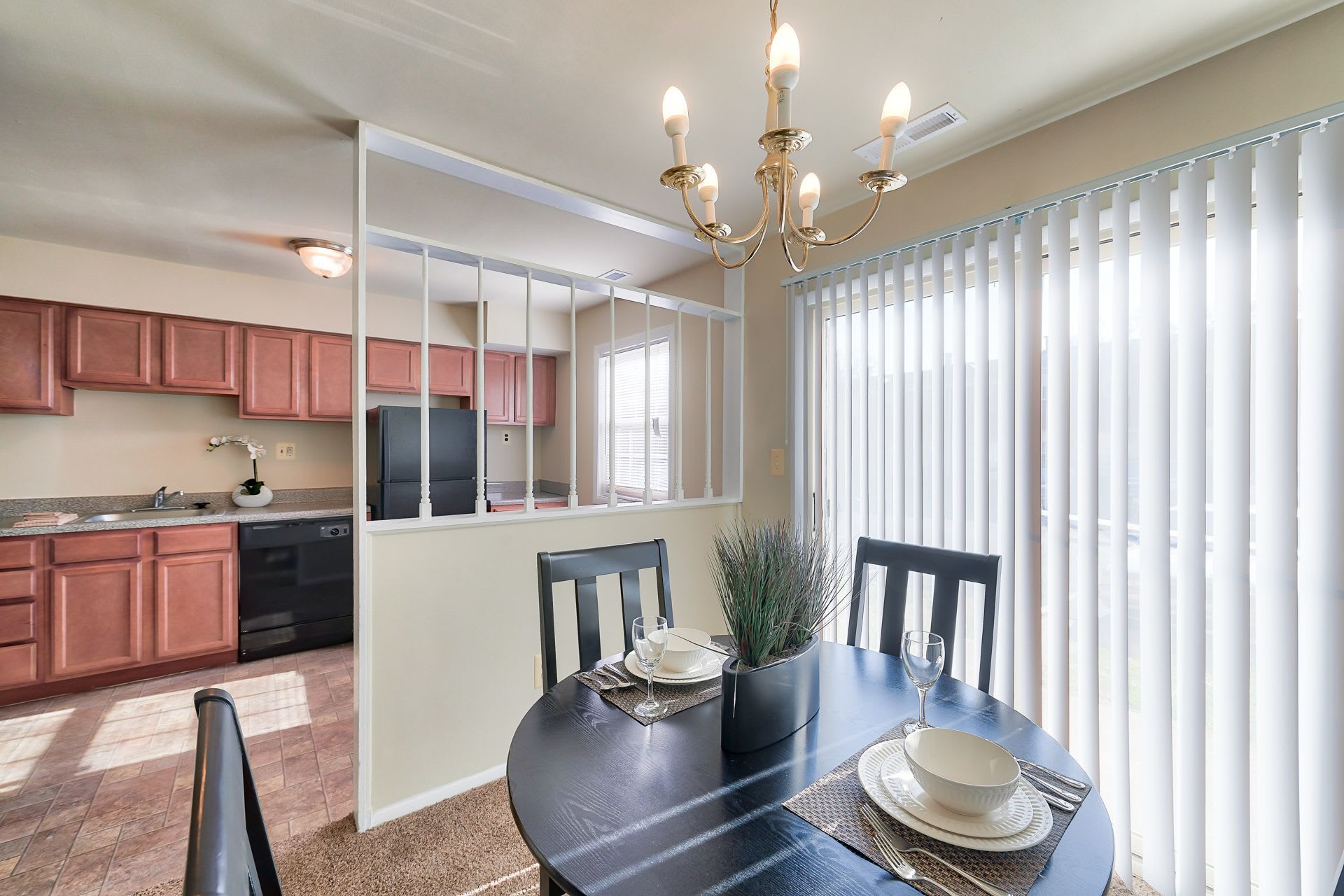 Jamestowne Apartments & Townhomes – photo 4