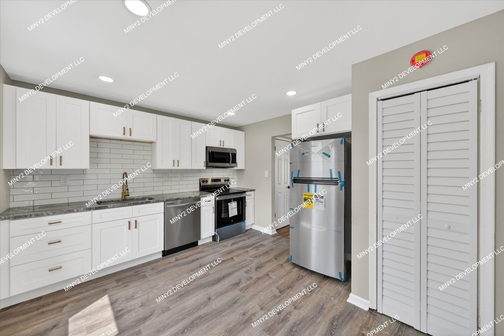 Fully Renovated 3-Bedroom Bungalow in Warren – photo 2