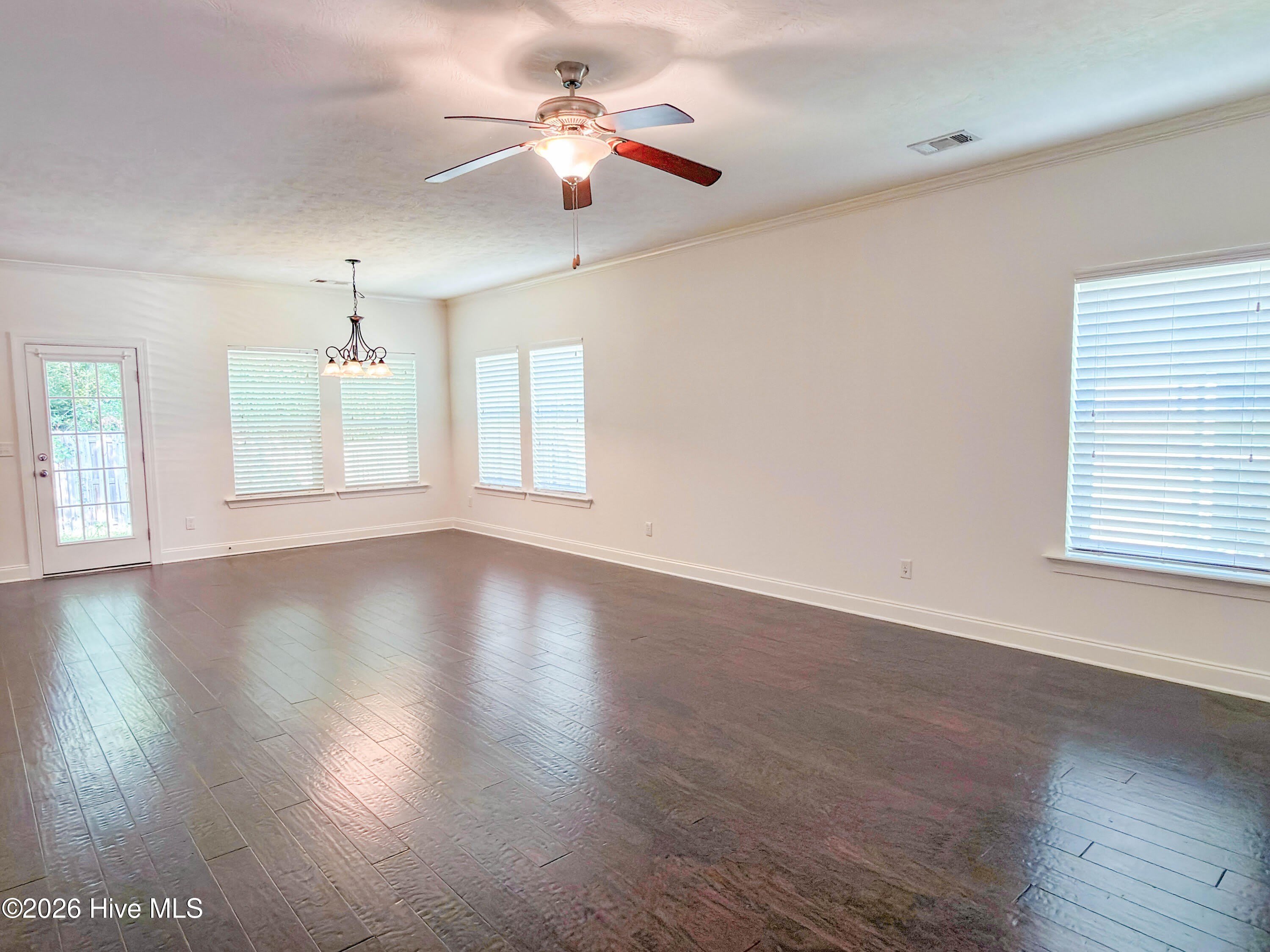 1953 Kenlock Drive – photo 5
