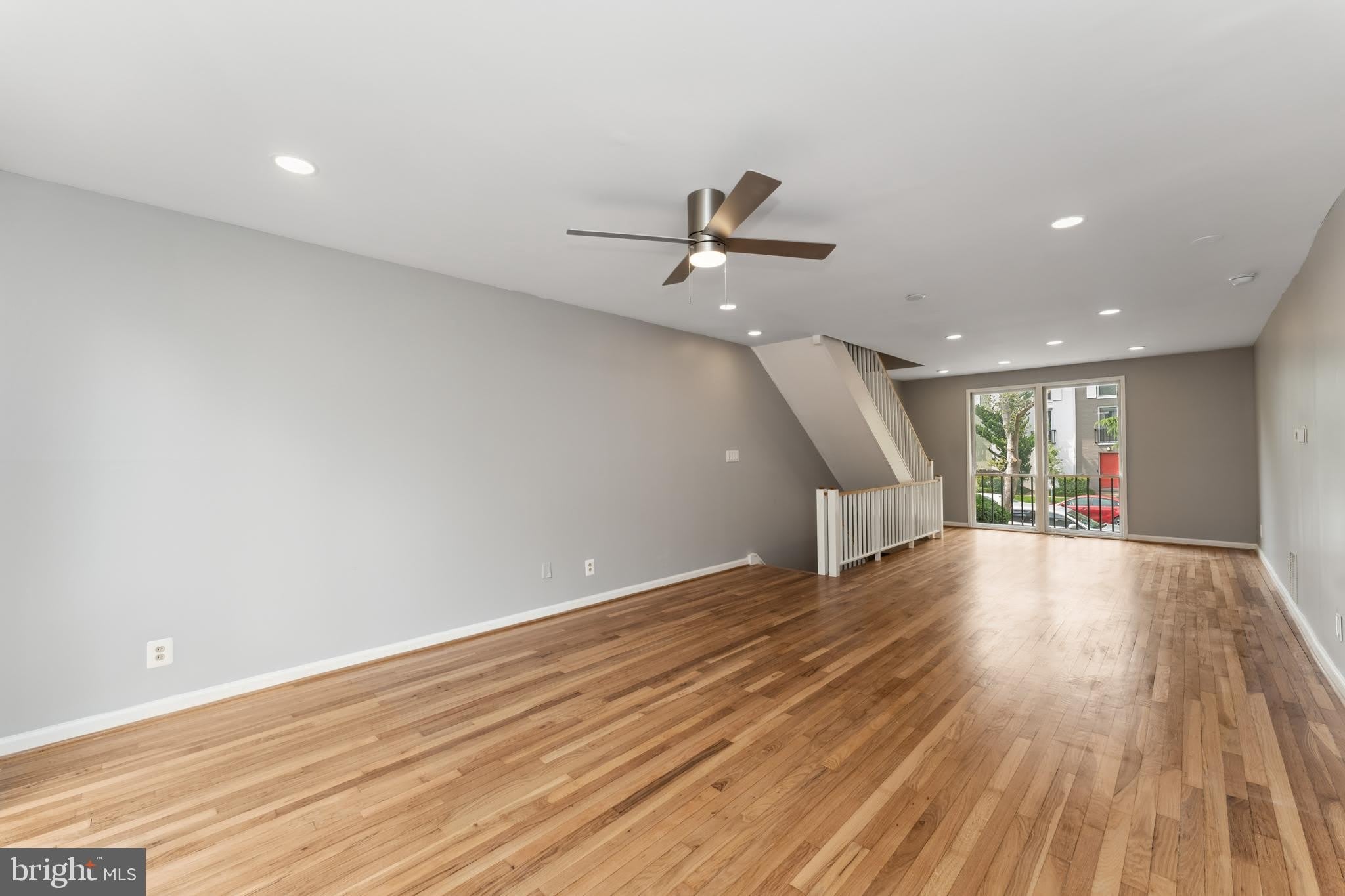 212 G Street SW – photo 4