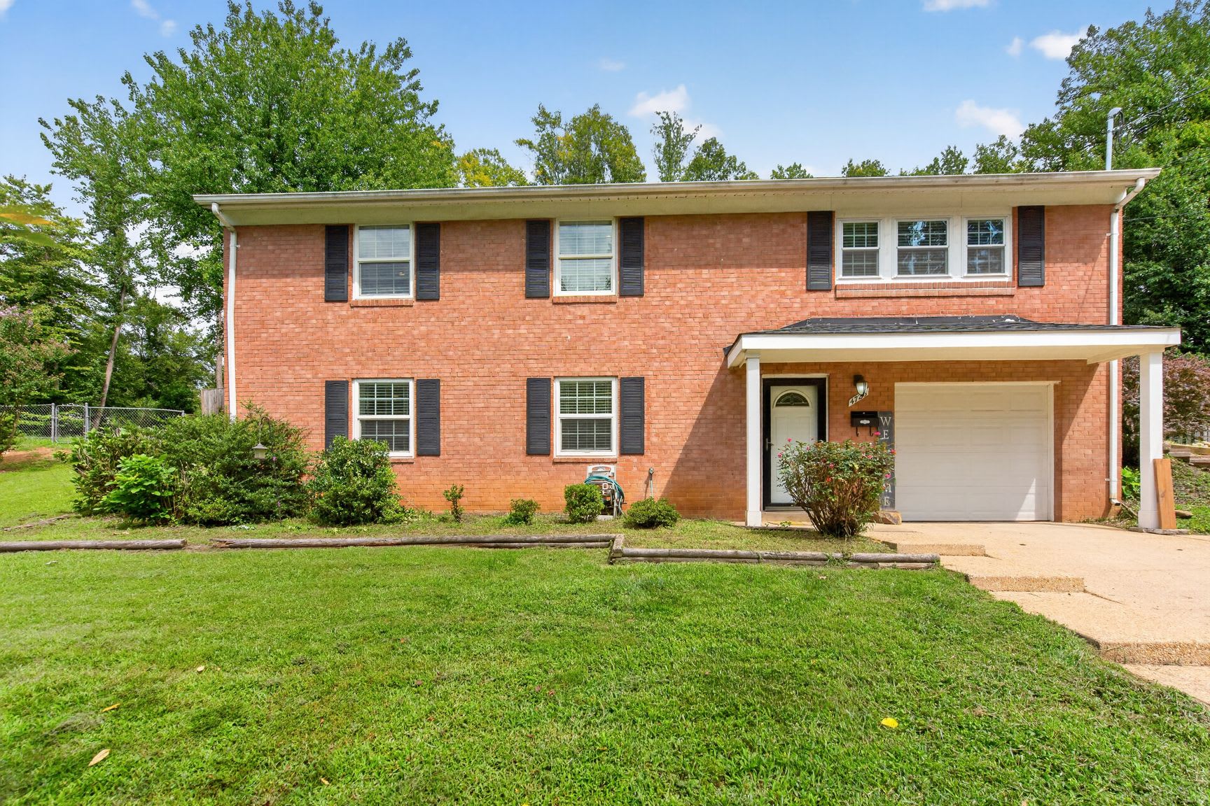 4725 Springbrook Drive – photo 3