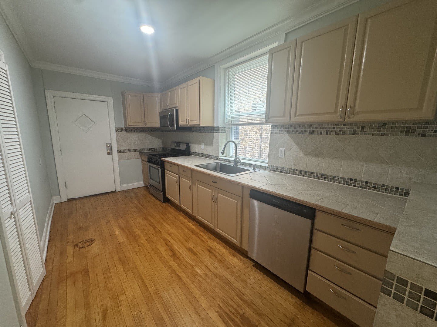 5405 N Sawyer Avenue – photo 5