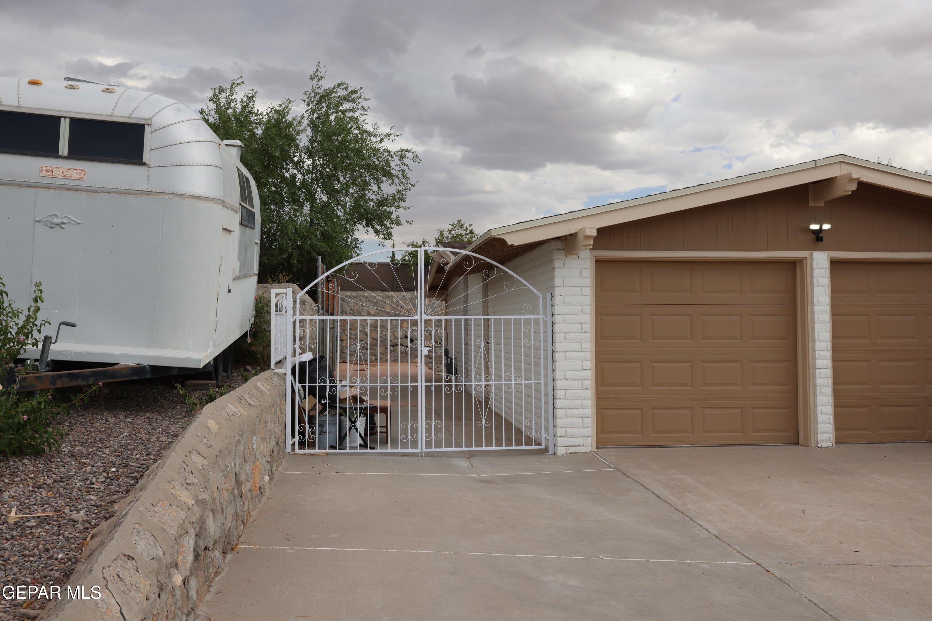 6704 LA CADENA Drive – photo 3