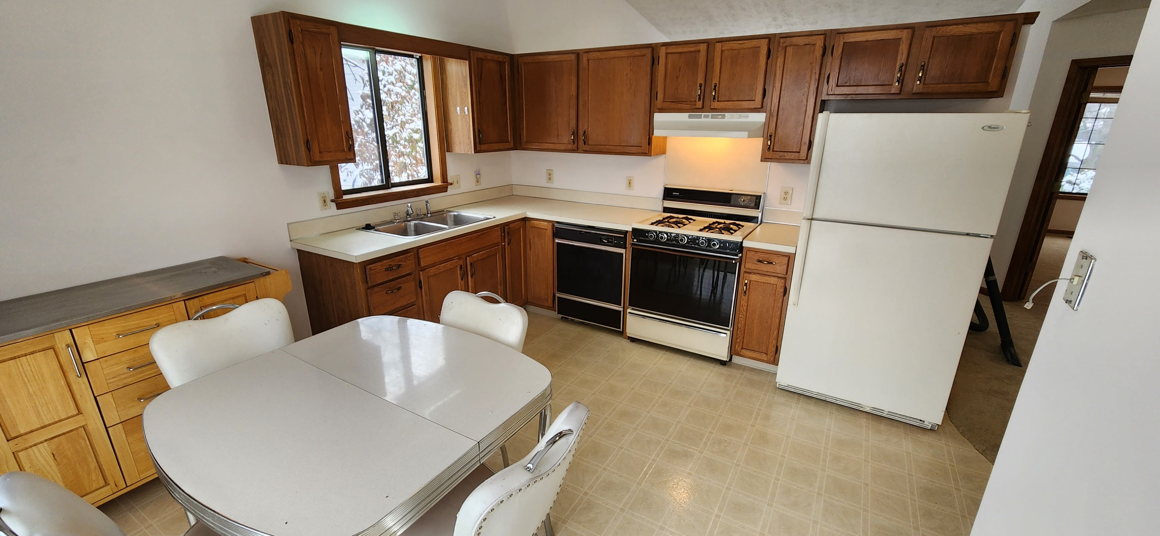 1216 Dale Court Northeast – photo 3